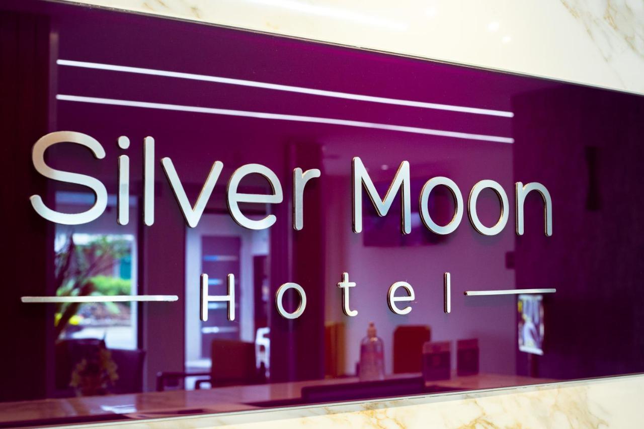 Silver Moon Hotel Абиджан Екстериор снимка