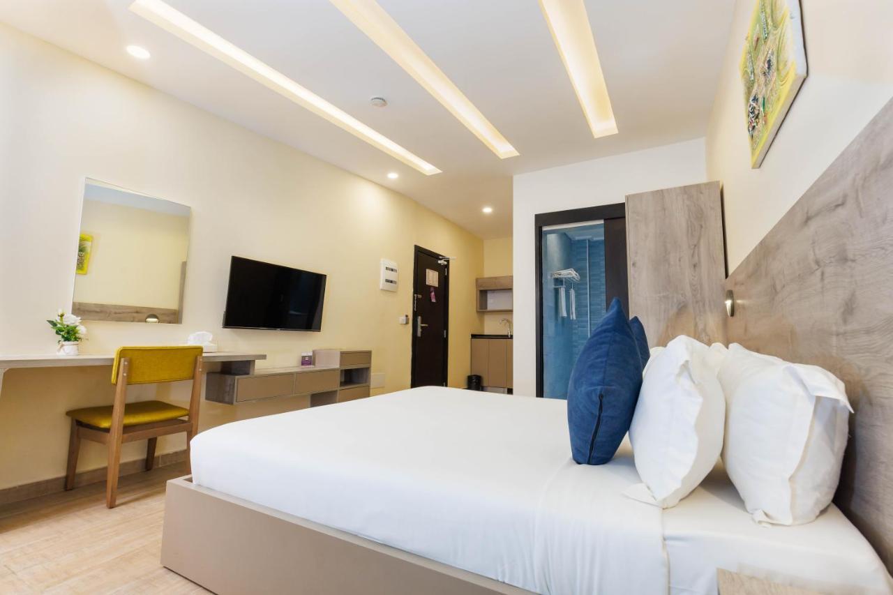 Silver Moon Hotel Абиджан Екстериор снимка