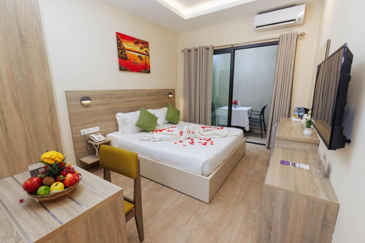 Silver Moon Hotel Абиджан Екстериор снимка