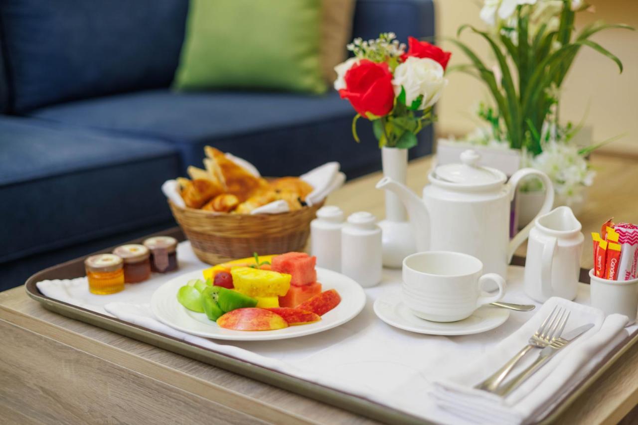 Silver Moon Hotel Абиджан Екстериор снимка